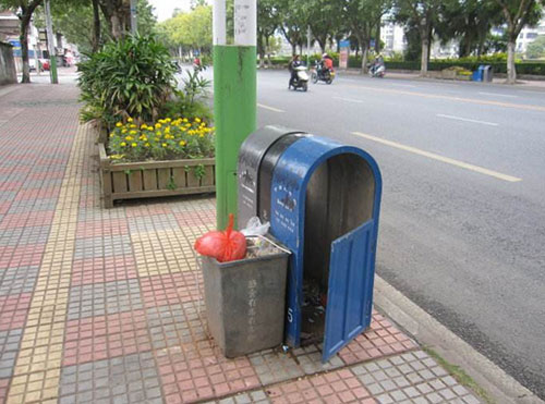   建德好警察 為找錢包連夜翻垃圾桶